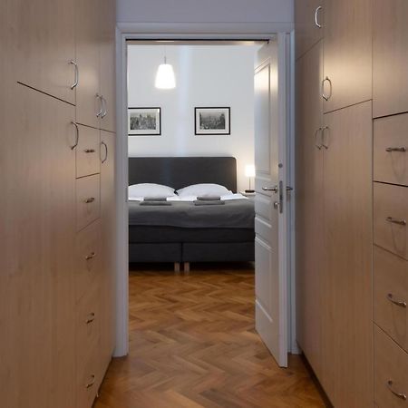 Apartman Carolinum Leilighet Praha Eksteriør bilde